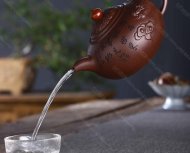 飛龍?jiān)谔? title=